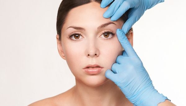 Foxy Eyes dùng chỉ mắt cáo - Xu hướng thẩm mỹ mới trong phái đẹp